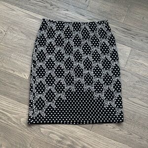 RIANI | Black and White Bow and Polka Dot Patterned Skirt / Elastic Band Size 8